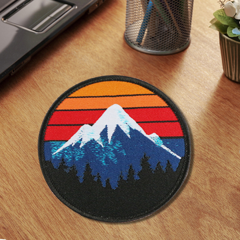 1個入り レトロ70年代風マウンテンパッチ アイロン接着/縫 - Outdoor Camping Logo のレビューと価格